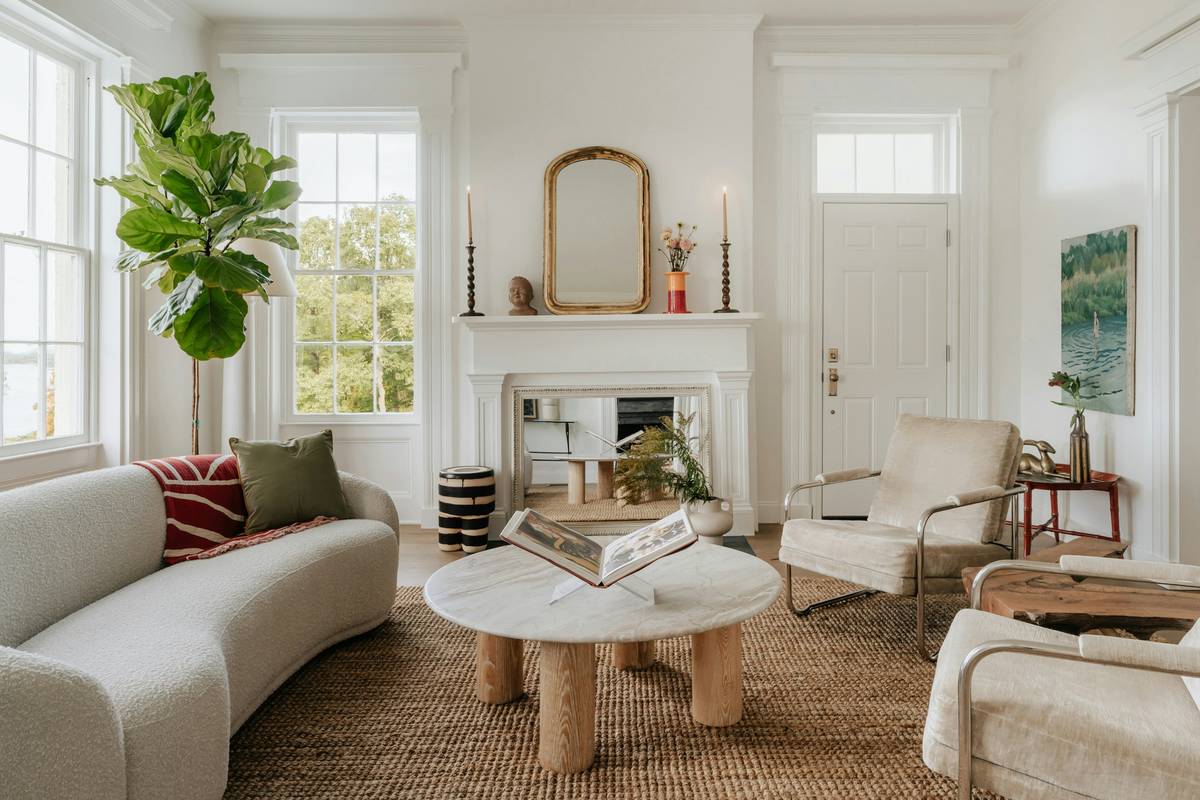 White living room (IG: @clay.banks)