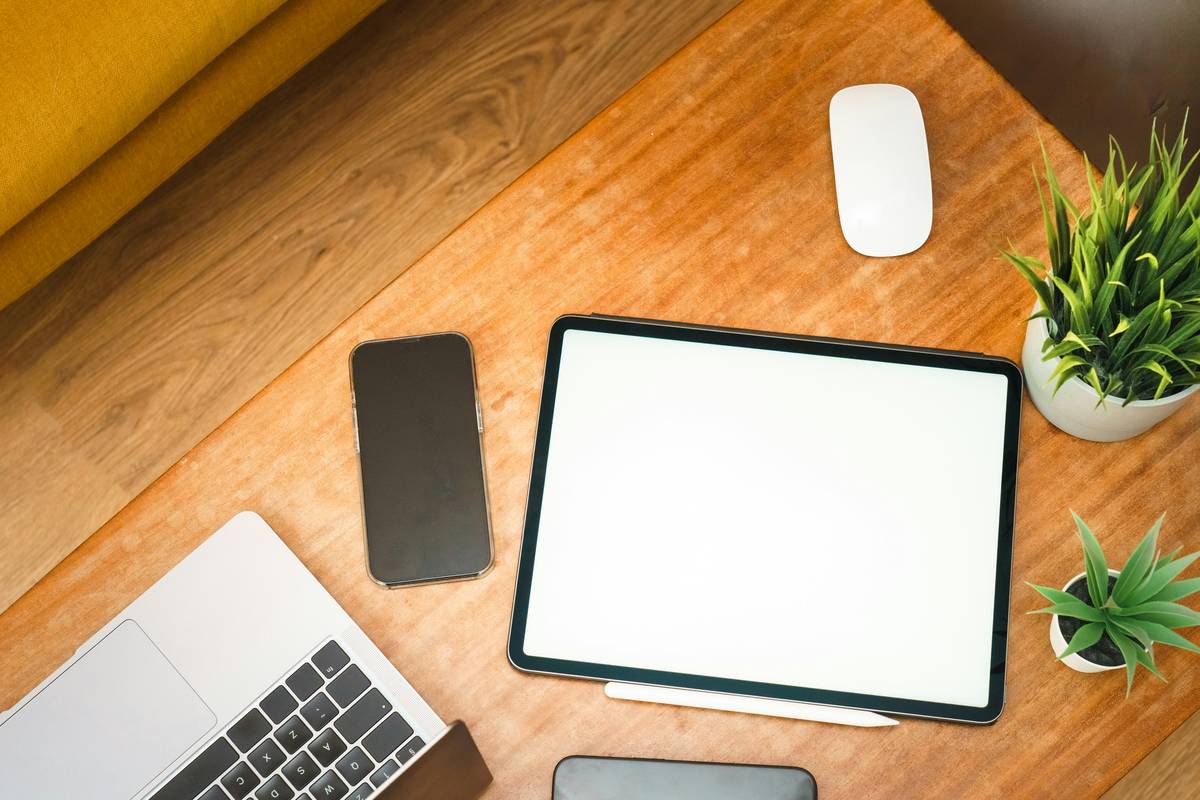 Why Your Next Coffee Table Should Be an Energy Efficient Smart Table